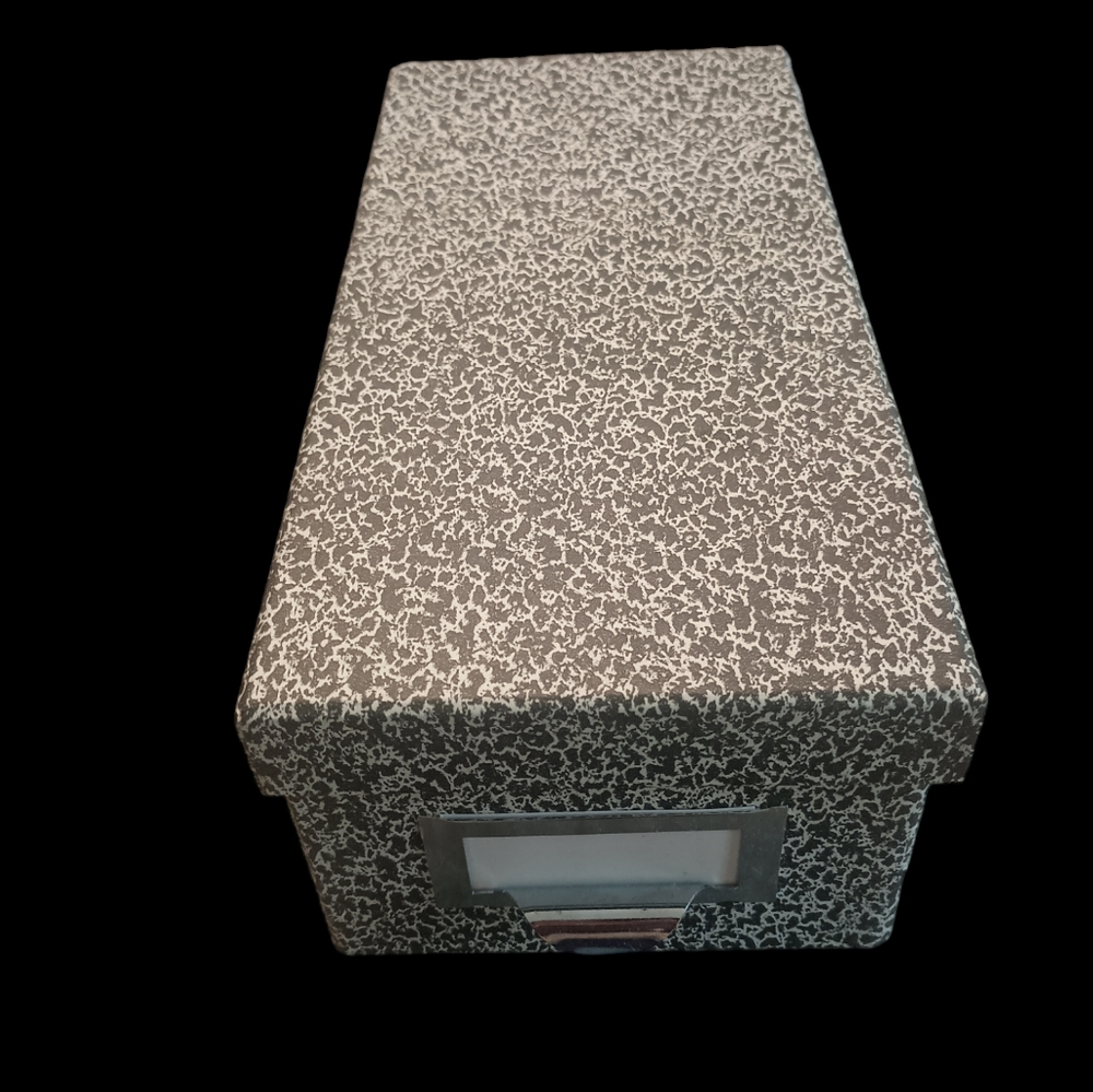 Sturdy Globe-Weis index box